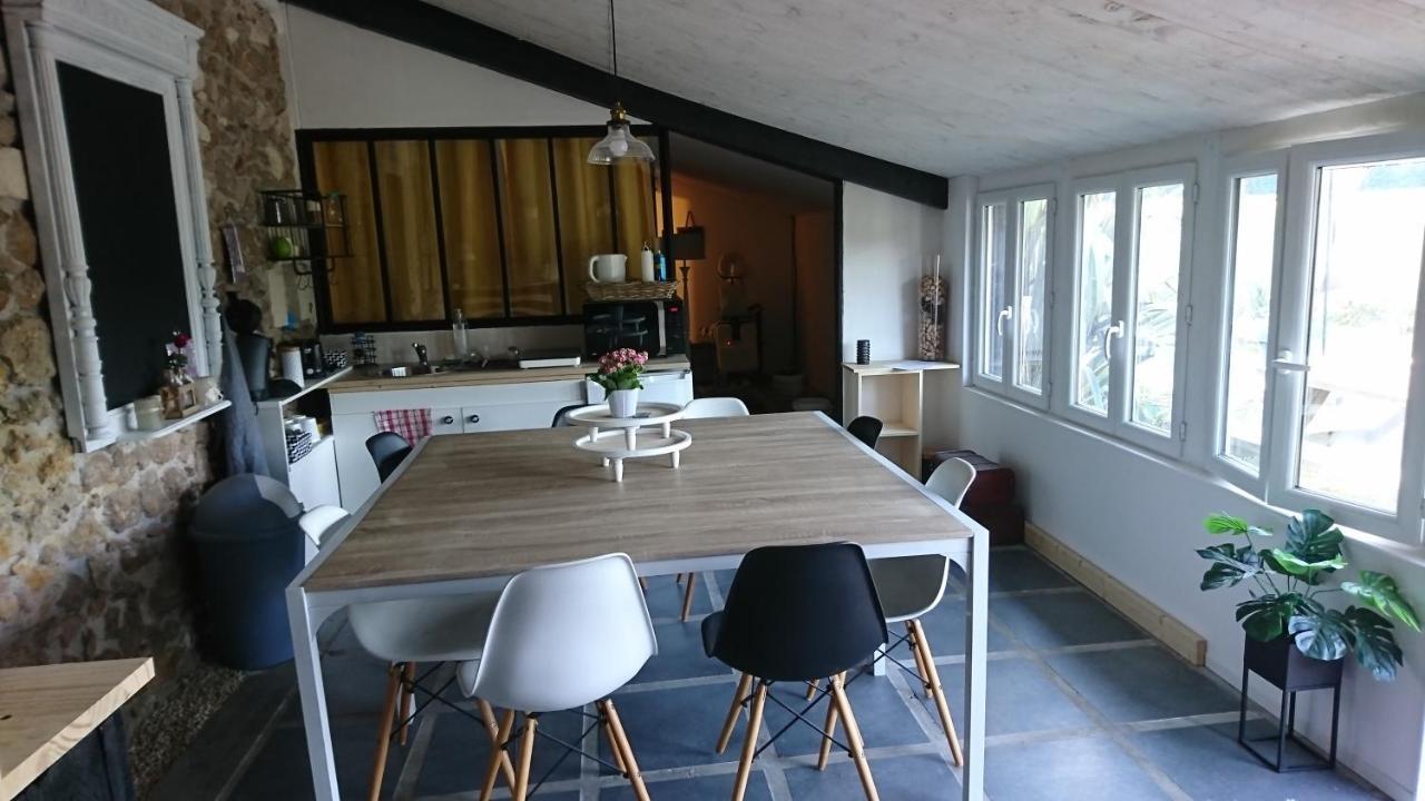 Les Chambres Du Vau Profond Vernoil 外观 照片