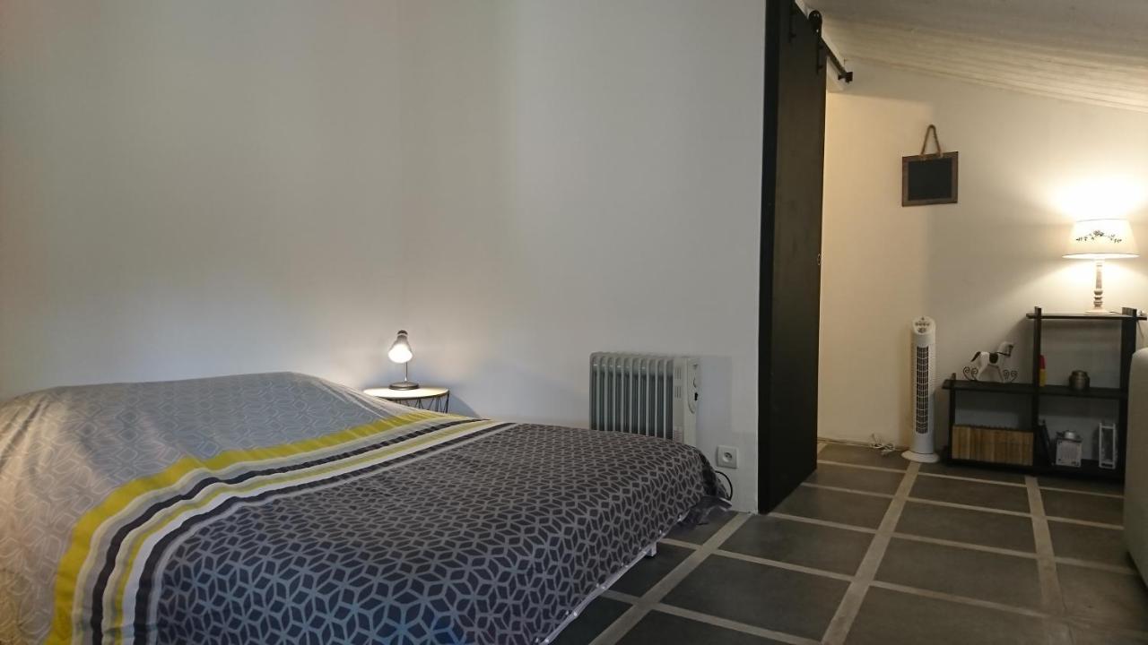 Les Chambres Du Vau Profond Vernoil 外观 照片